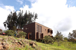 https://arauco.com/chile/wp-content/uploads/sites/14/1970/01/99_03_16145_web_asol_casa_infinito_julieta_arco_06_oct_2015-300x200.jpg