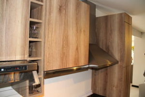 https://arauco.com/chile/wp-content/uploads/sites/14/1970/01/kitchen-house-hoy-la-cocina-es-un-lugar-integral-del-hog_008-300x200.jpg