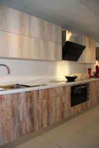 https://arauco.com/chile/wp-content/uploads/sites/14/1970/01/kitchen-house-hoy-la-cocina-es-un-lugar-integral-del-hog_009-200x300.jpg