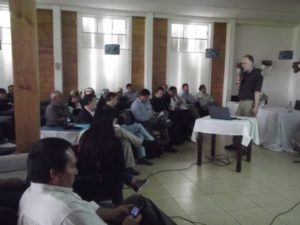 https://arauco.com/chile/wp-content/uploads/sites/14/2017/08/Encuentro-comunitario-FSC™-en-Coelemu-y-Constitución2-300x225.jpg