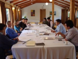 https://arauco.com/chile/wp-content/uploads/sites/14/2017/08/Gerente-del-área-Forestal-de-Arauco-participó-del-Foro-de-Comunidades-Mapuche2-300x225.jpg