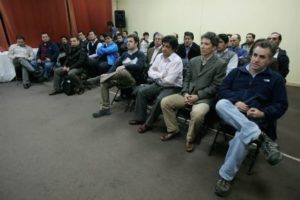 https://arauco.com/chile/wp-content/uploads/sites/14/2017/08/Trabajadores-forestales-se-capacitan-en-liderazgo-sindical2-300x200.jpg