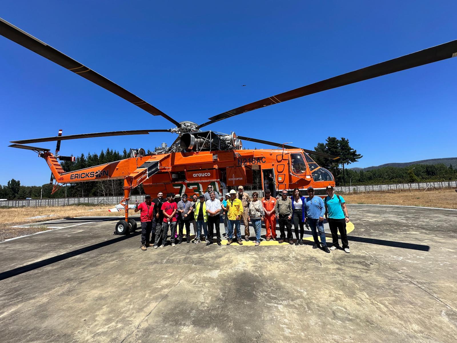 Dos helicópteros con alta capacidad de carga de agua llegan a Ñuble y Biobío para combatir incendios