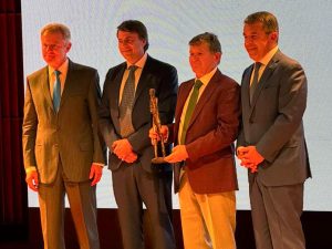 https://arauco.com/chile/wp-content/uploads/sites/14/2025/10/IMG_5297-300x225.jpg