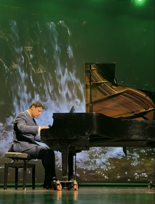 En el Teatro Regional Cervantes: Estrenaron obra musical inspirada en Parque Oncol