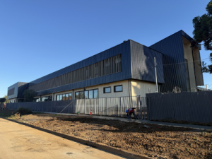 Escuela rural construida en madera: Una señal de futuro para la infraestructura educativa