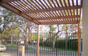 https://arauco.com/colombia/wp-content/uploads/sites/18/1970/01/02-85538-Pergola-Porche-Terraza-300x190.jpg