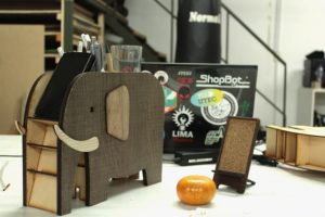 https://arauco.com/colombia/wp-content/uploads/sites/18/2015/12/lima-makers-arauco-apuesta-por-la-calidad-del-producto_237_2-300x200.jpg