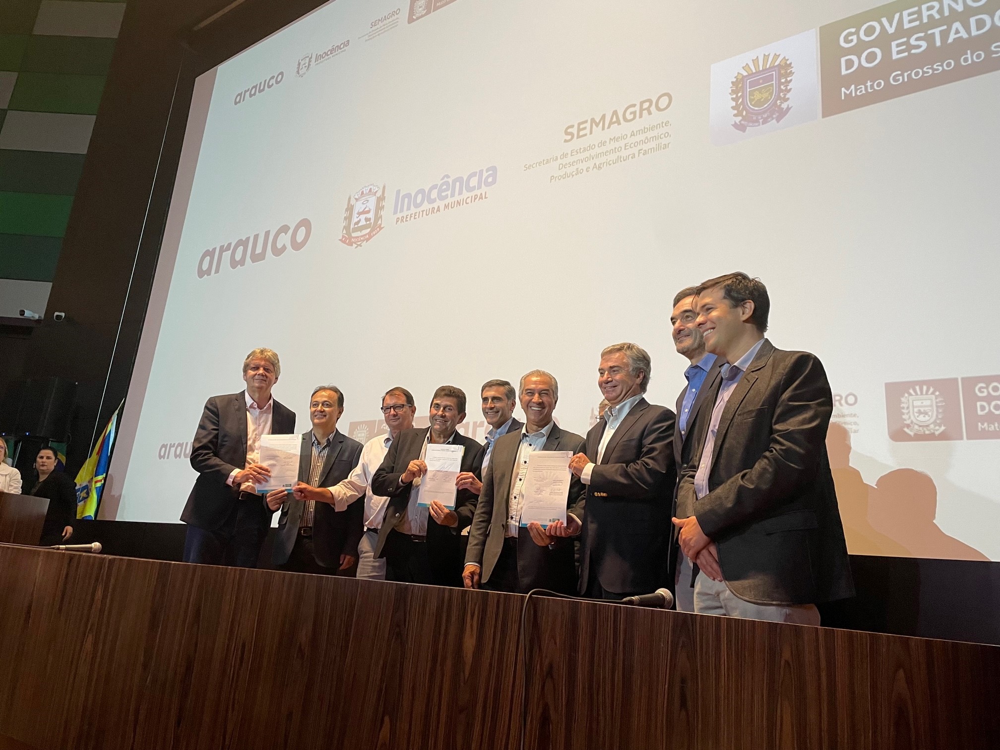 ARAUCO announced the collaboration agreement between the company and the State of Mato Grosso do Sul in Brazil for the construction of a new pulp mill in this country considering an investment of US$ 3 billion.