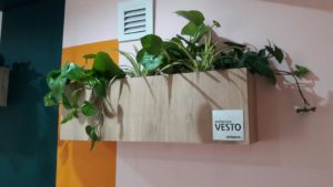 https://arauco.com/peru/wp-content/uploads/sites/22/2018/06/expo-deco-donde-nace-la-vanguardia-e-innovacion_564202706_6-300x169.jpg